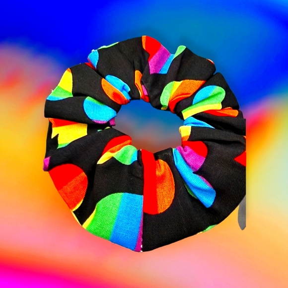 Just-Jen Custom-Made Black With Colorful Hearts Decor 2 Piece Scrunchies Set NWT - Picture 1 of 2